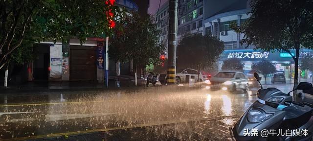 强降雨高温确定！明天8月13日天气预报，大雨高温具体分布如下！